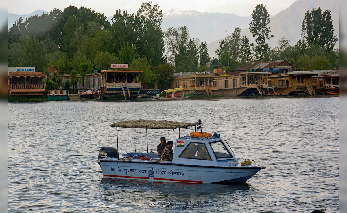 Security personnel patrol at the Dal Lake, amid high alert after the Pahalgam terror attack, in Srinagar.